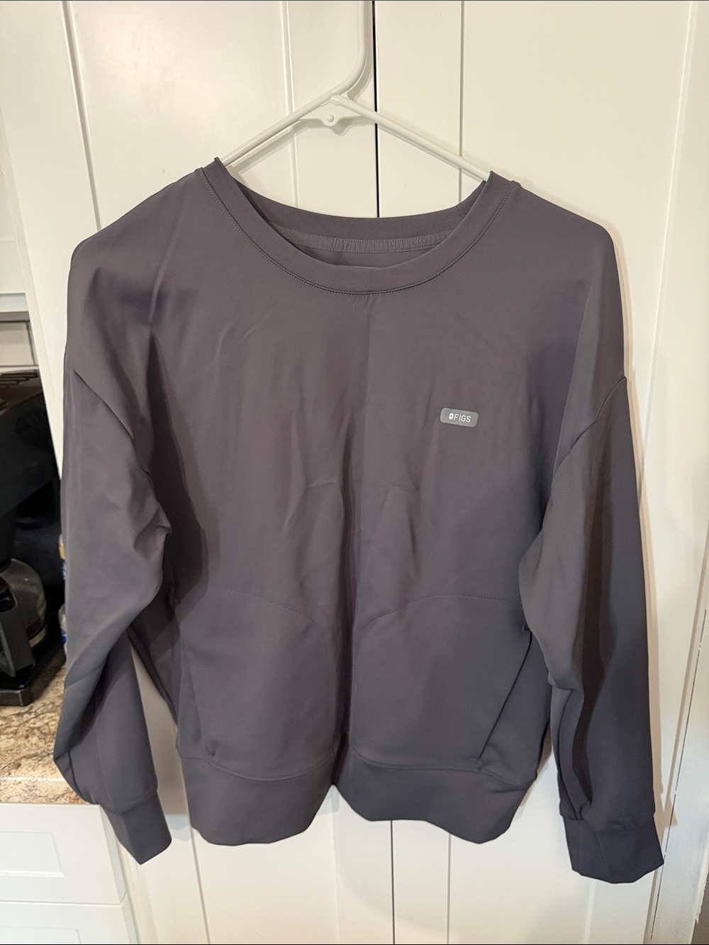 Figs Women's Crewneck Sweatshirt in Charcoal
